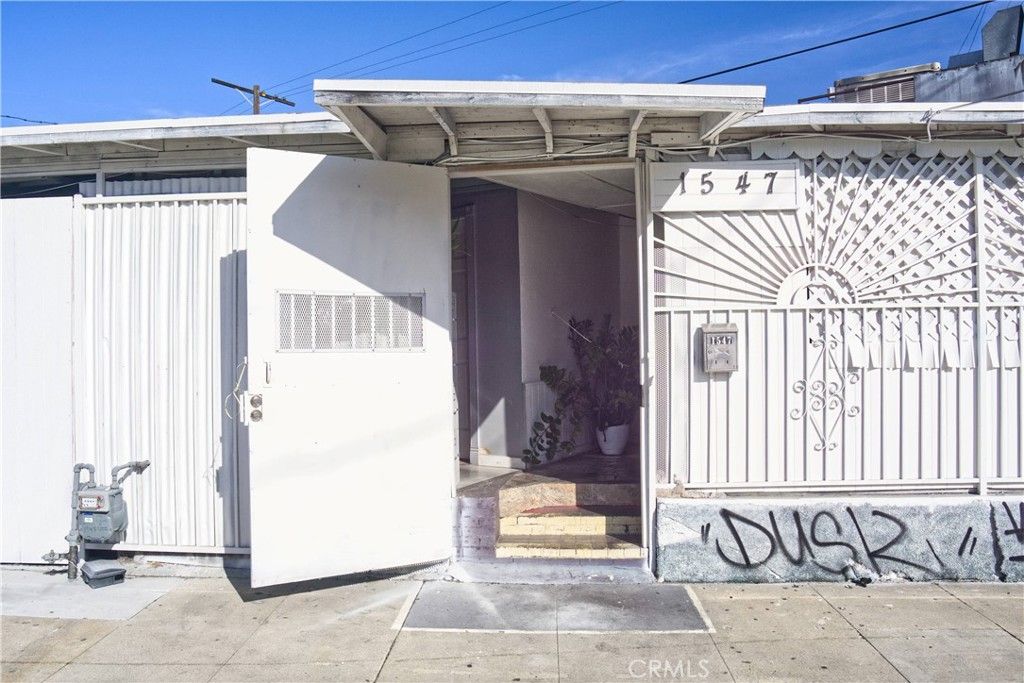 1547 Grande Vista Avenue SE, Los Angeles, CA 90023 — photo 2