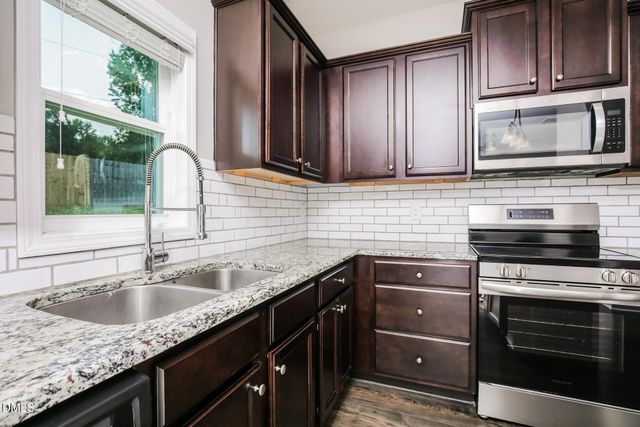 415 Crawford Parkway, Clayton, NC 27520