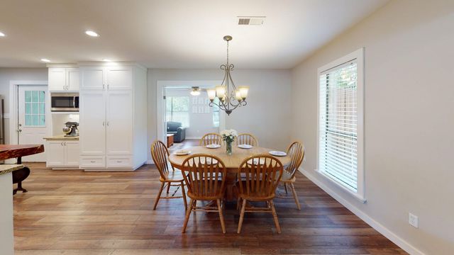 802 Amy CIR, Marble Falls, TX 78654
