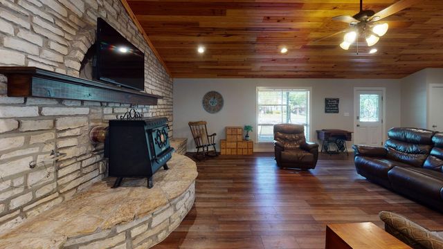 802 Amy CIR, Marble Falls, TX 78654