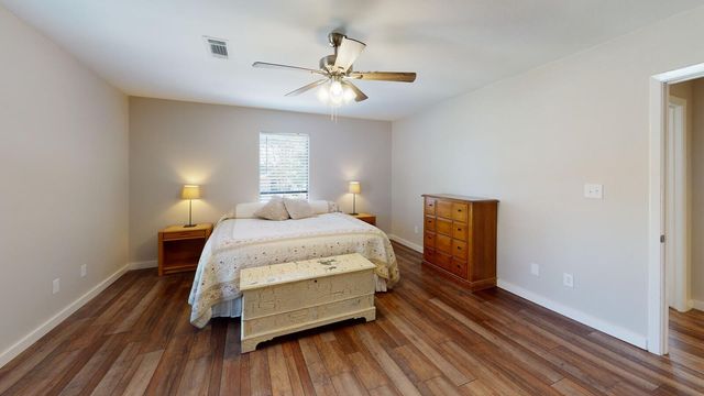 802 Amy CIR, Marble Falls, TX 78654