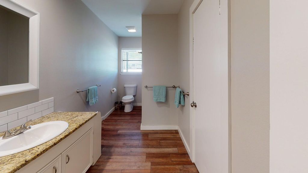 802 Amy CIR, Marble Falls, TX 78654