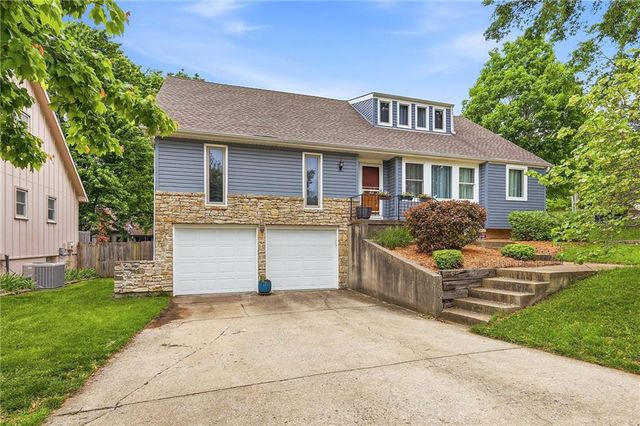 10283 Haskins Street, Lenexa, KS 66215