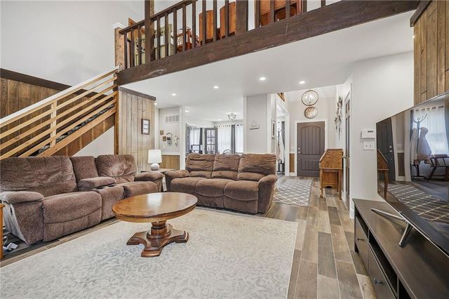 10283 Haskins Street, Lenexa, KS 66215
