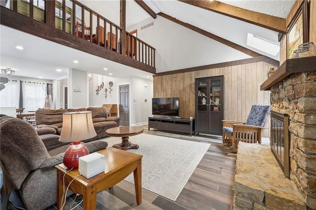 10283 Haskins Street, Lenexa, KS 66215