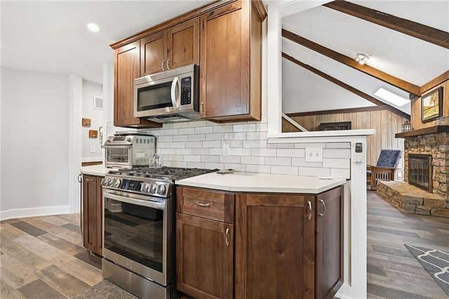 10283 Haskins Street, Lenexa, KS 66215