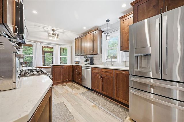 10283 Haskins Street, Lenexa, KS 66215