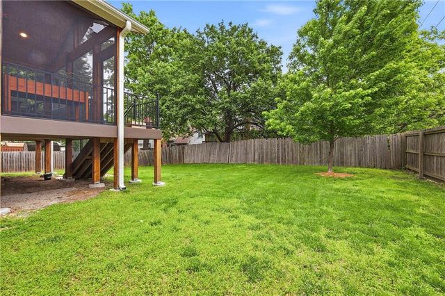 10283 Haskins Street, Lenexa, KS 66215