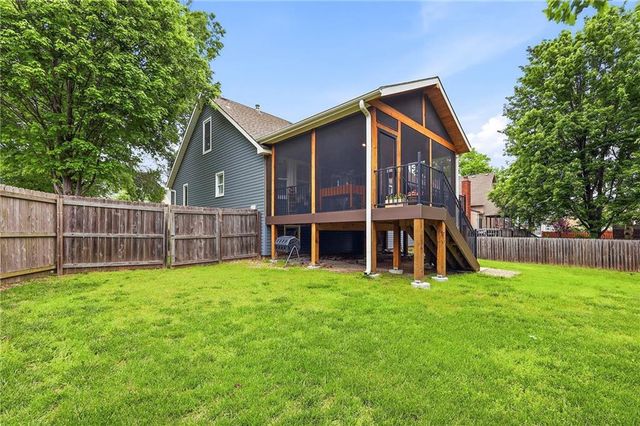 10283 Haskins Street, Lenexa, KS 66215
