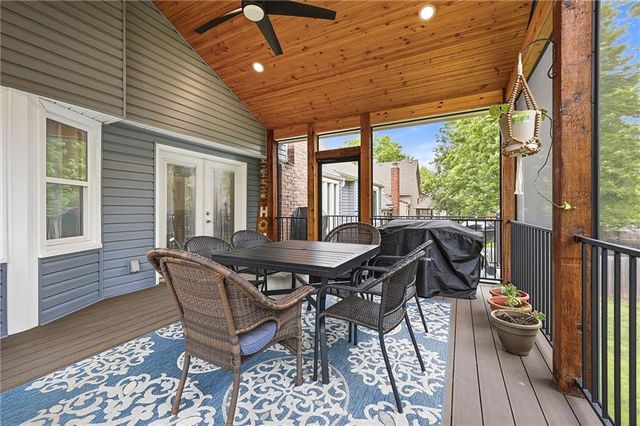 10283 Haskins Street, Lenexa, KS 66215