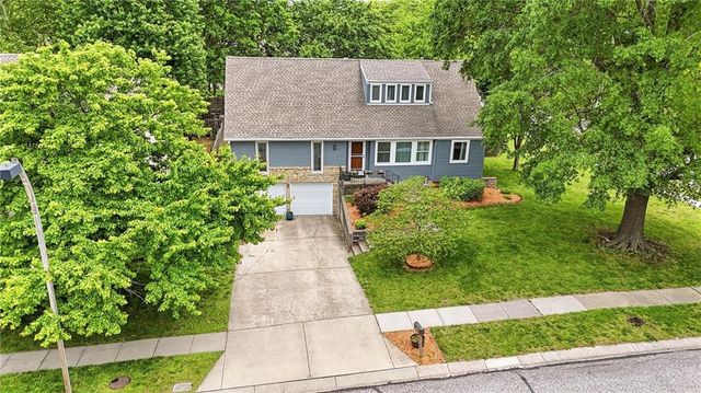 10283 Haskins Street, Lenexa, KS 66215