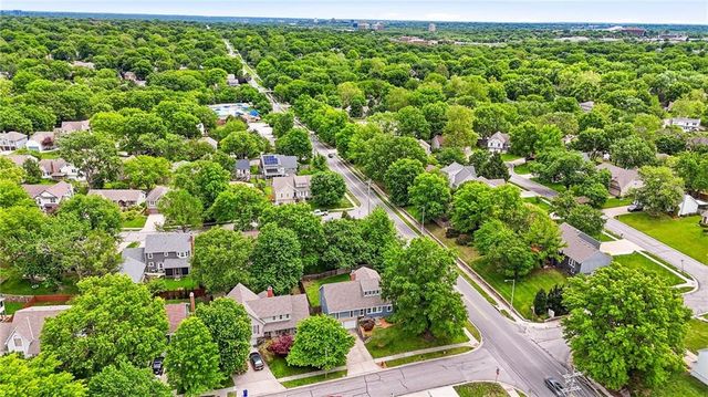 10283 Haskins Street, Lenexa, KS 66215