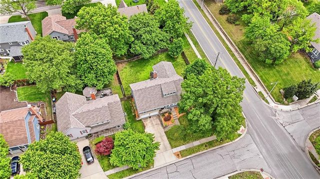 10283 Haskins Street, Lenexa, KS 66215