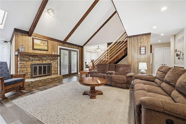 10283 Haskins Street, Lenexa, KS 66215