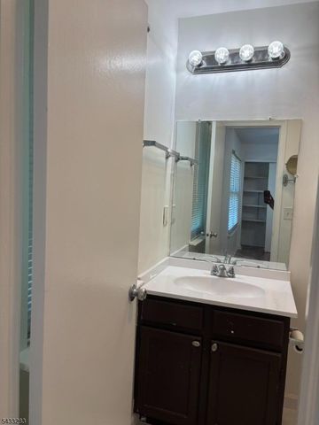 53 Boxgrove Pl, Franklin Twp., NJ 08873