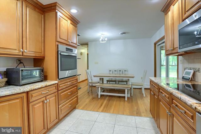 1401 LA CARR LN, Dauphin, PA 17018