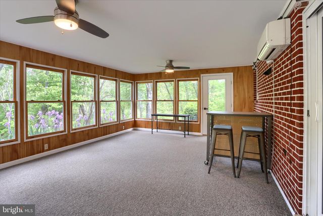 1401 LA CARR LN, Dauphin, PA 17018