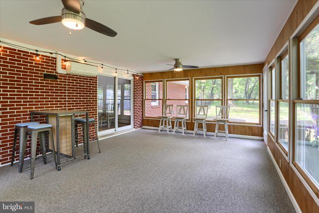 1401 LA CARR LN, Dauphin, PA 17018