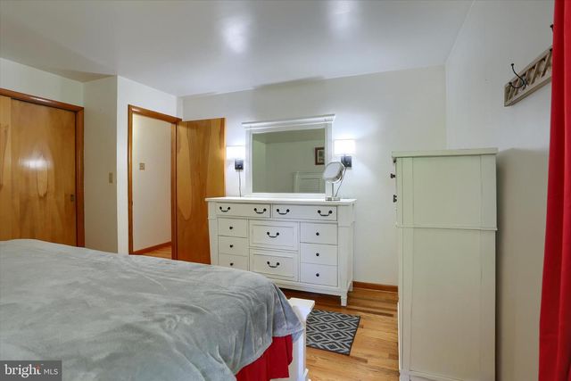 1401 LA CARR LN, Dauphin, PA 17018