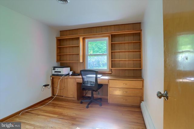 1401 LA CARR LN, Dauphin, PA 17018