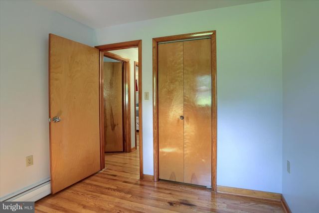1401 LA CARR LN, Dauphin, PA 17018