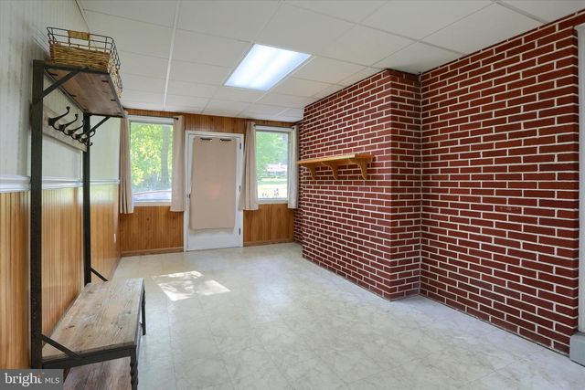 1401 LA CARR LN, Dauphin, PA 17018