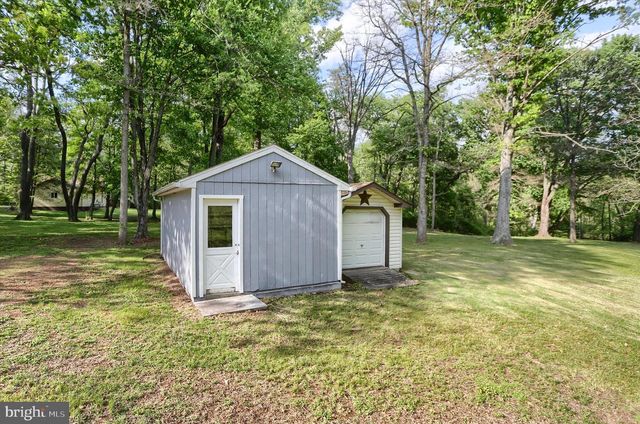 1401 LA CARR LN, Dauphin, PA 17018