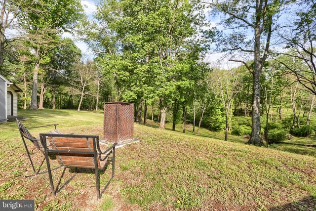 1401 LA CARR LN, Dauphin, PA 17018