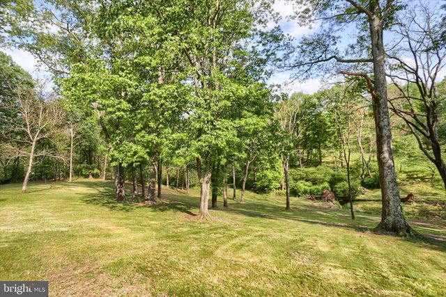 1401 LA CARR LN, Dauphin, PA 17018