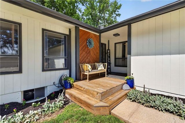 8004 W 64th Terrace, Mission, KS 66202