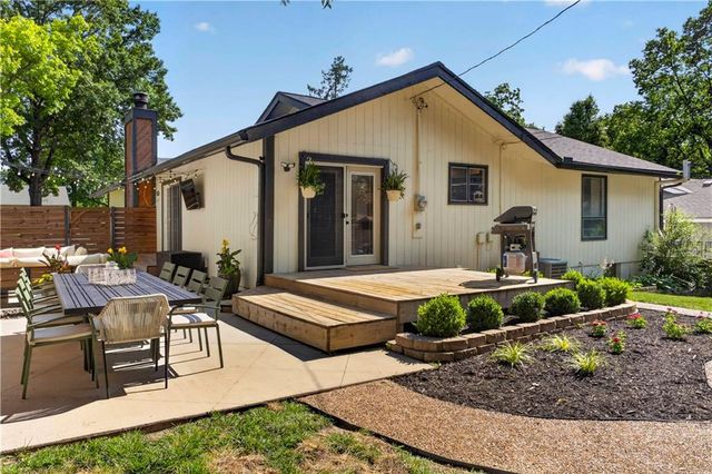 8004 W 64th Terrace, Mission, KS 66202