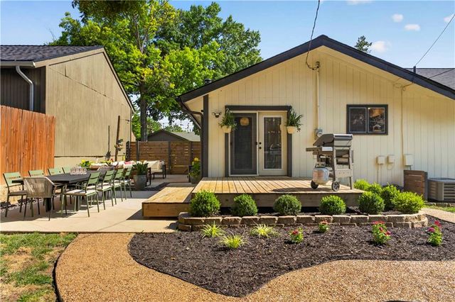 8004 W 64th Terrace, Mission, KS 66202