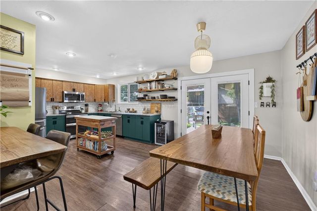 8004 W 64th Terrace, Mission, KS 66202