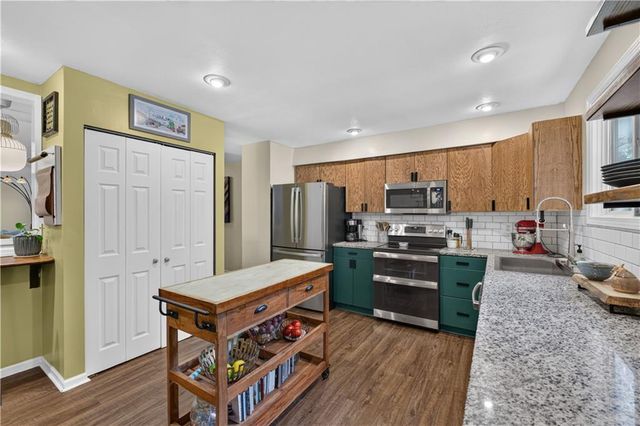 8004 W 64th Terrace, Mission, KS 66202