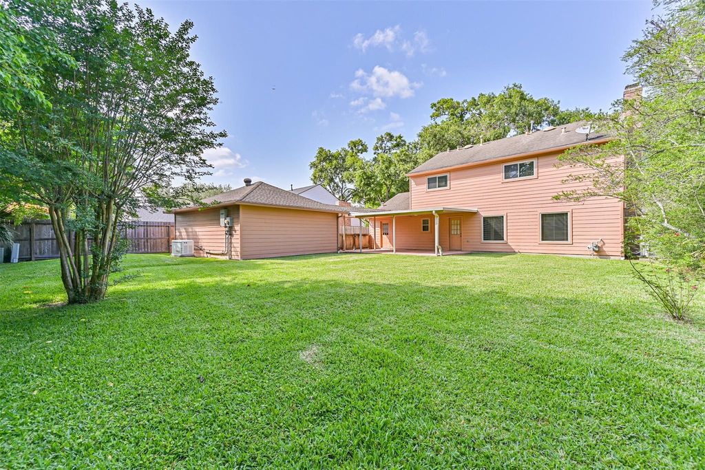 4206 Willow Hill Drive, Seabrook, TX 77586