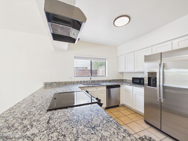 9130 E Calle Maria, Tucson, AZ 85710
