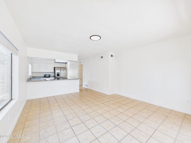 9130 E Calle Maria, Tucson, AZ 85710