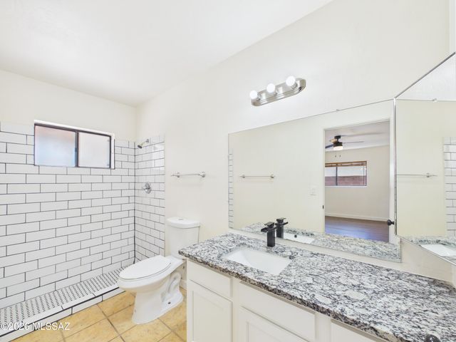 9130 E Calle Maria, Tucson, AZ 85710