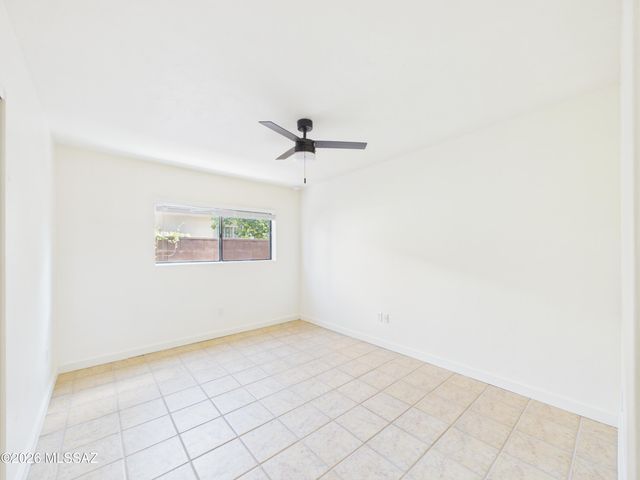 9130 E Calle Maria, Tucson, AZ 85710