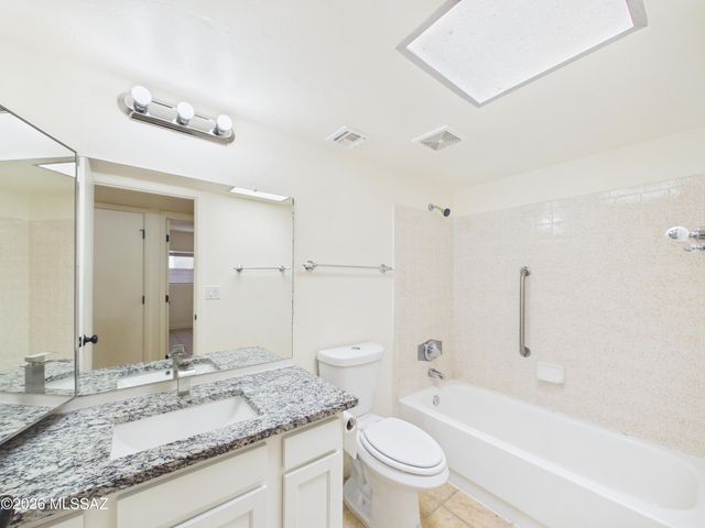 9130 E Calle Maria, Tucson, AZ 85710