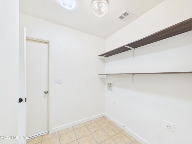 9130 E Calle Maria, Tucson, AZ 85710