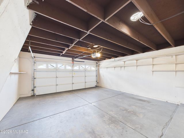 9130 E Calle Maria, Tucson, AZ 85710