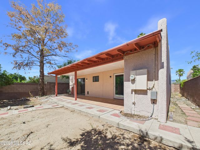 9130 E Calle Maria, Tucson, AZ 85710