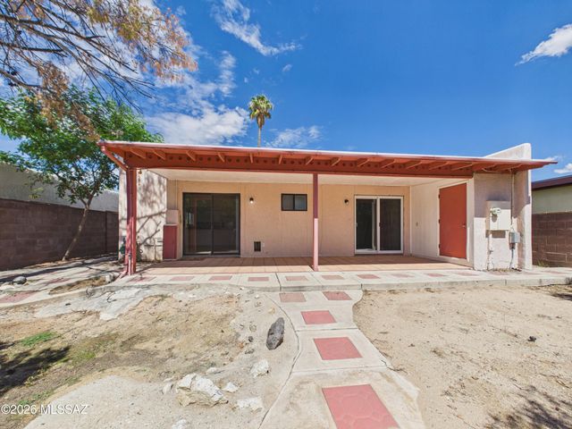 9130 E Calle Maria, Tucson, AZ 85710