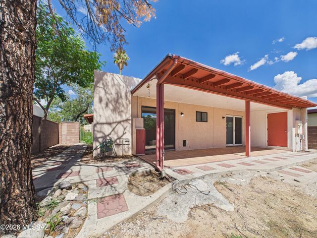 9130 E Calle Maria, Tucson, AZ 85710