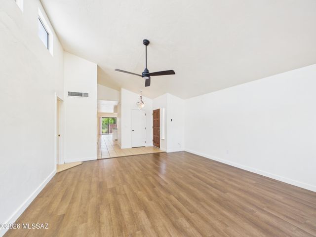 9130 E Calle Maria, Tucson, AZ 85710