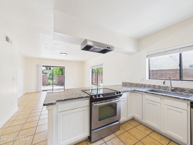9130 E Calle Maria, Tucson, AZ 85710