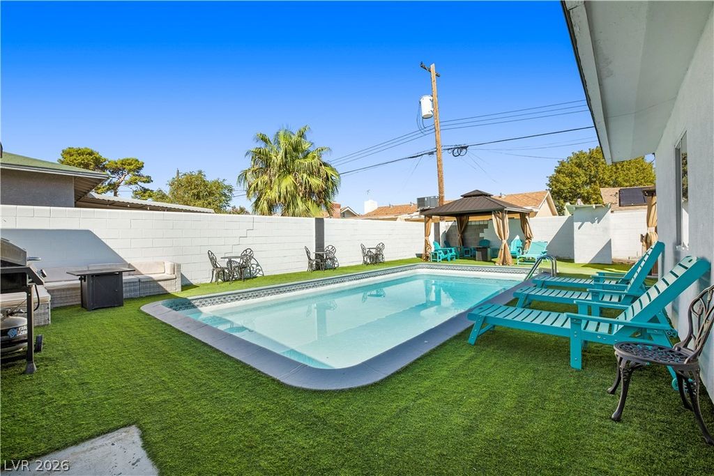 2013 Howard Avenue, Las Vegas, NV 89104 — exterior