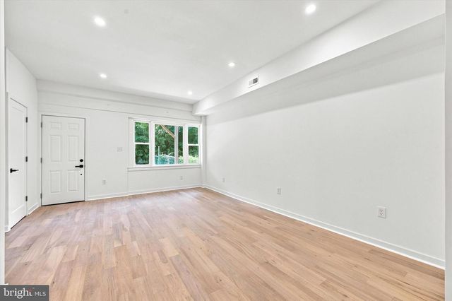 258 ROCHELLE AVE, Philadelphia, PA 19128