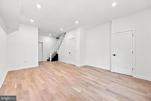 258 ROCHELLE AVE, Philadelphia, PA 19128